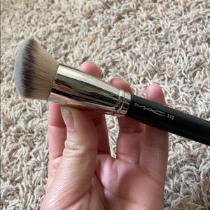 MAC foundation brush